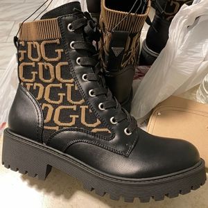Guess boots